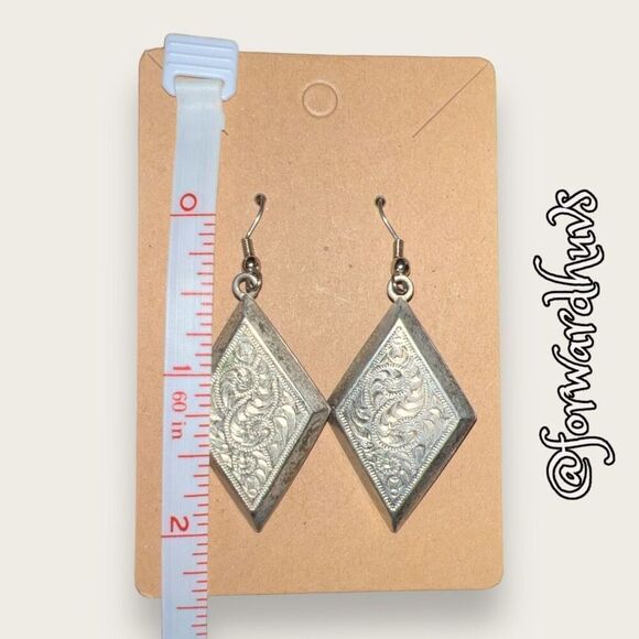 Bundle Sale 3 for $15 | Silver Tone Diamond Shaped Etched Dangle Earrings - Picture 8 of 9